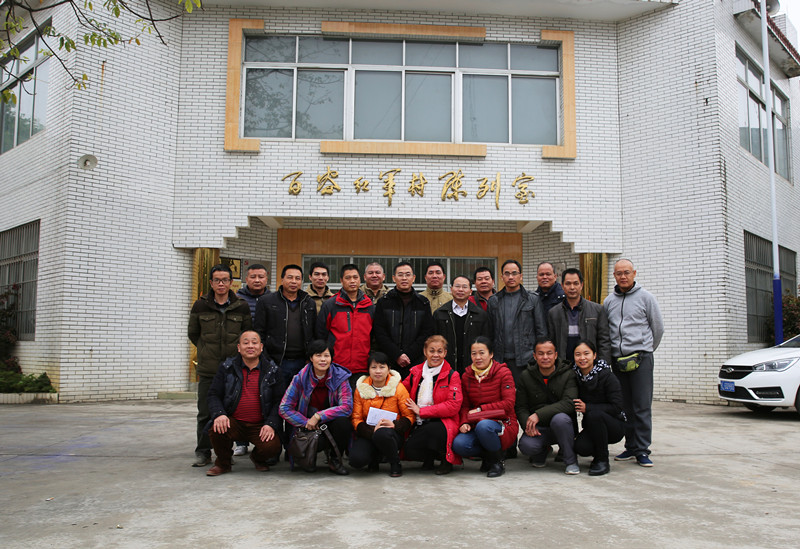 百色市百林林场党总支实地考察学习田东县百谷红军村_副本.jpg 百色市百林林场党总支实地考察学习田东县百谷红军村_副本.jpg