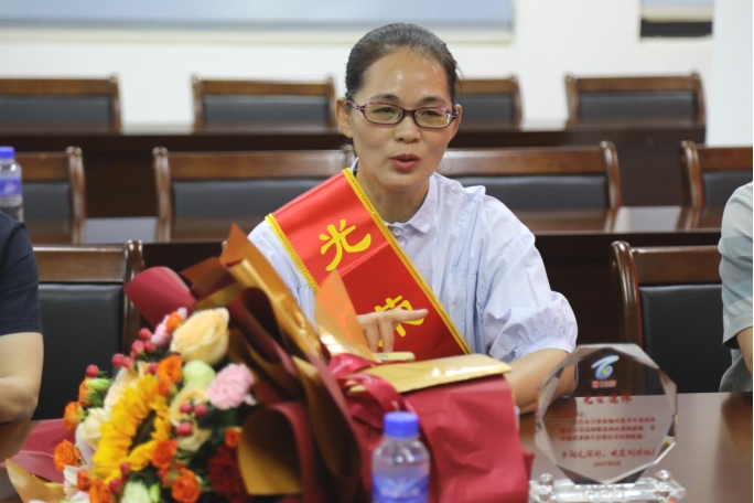 f9c0e4a699fabb1fe54ff4f553a4206_副本.jpg