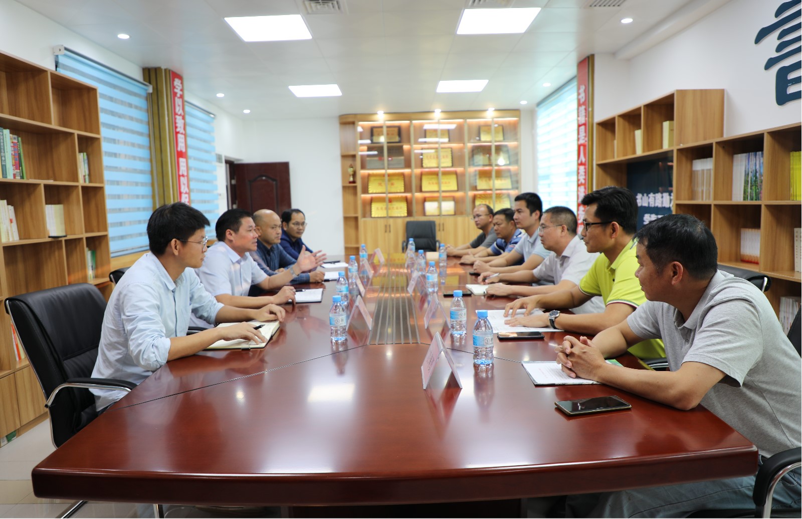 图片1.png东门座谈3_副本.jpg 图片1.png东门座谈3_副本.jpg